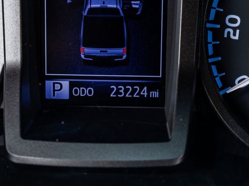 Used 2019 Toyota Tacoma TRD Off-Road w/ Technology Package image 20