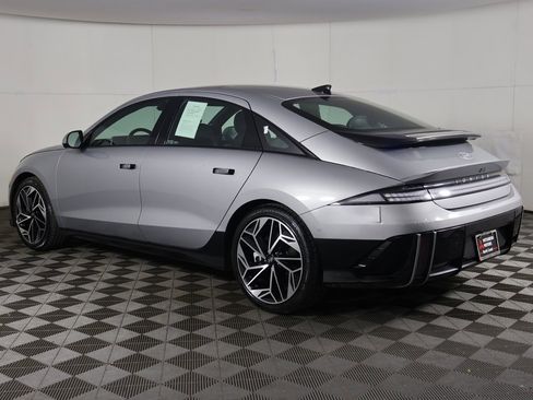 Used 2023 Hyundai Ioniq 6 Limited image 11