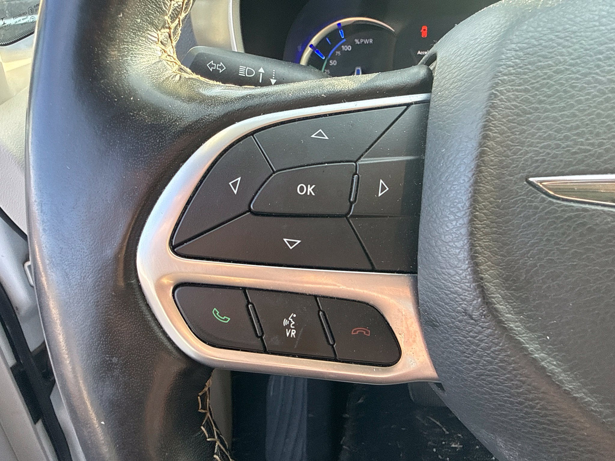 Used 2021 Chrysler Pacifica Touring-L FWD image 19