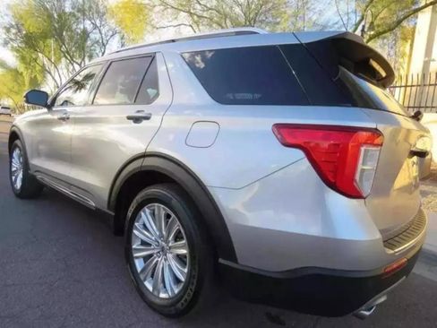 Used 2020 Ford Explorer Limited image 3