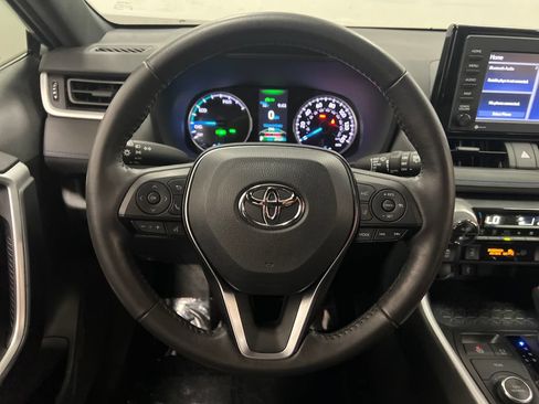 Used 2022 Toyota RAV4 SE w/ Convenience Package AWD/4WD image 17