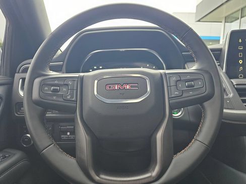 Used 2024 GMC Yukon XL AT4 w/ Technology Package AWD/4WD image 29