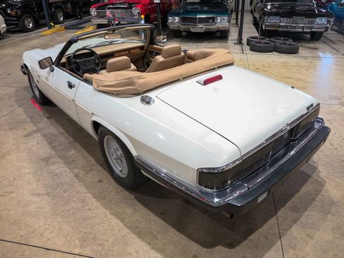 Used 1992 Jaguar XJS V12 Convertible RWD image 16