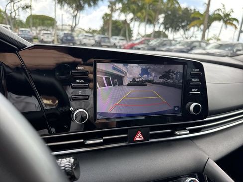 Used 2021 Hyundai Elantra SEL w/ Convenience + Premium Package FWD image 49