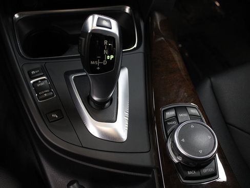 Used 2015 BMW 320i Sedan image 34