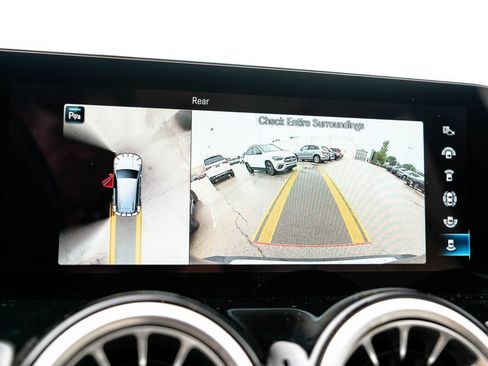 Used 2023 Mercedes-Benz GLB 250 4MATIC image 33