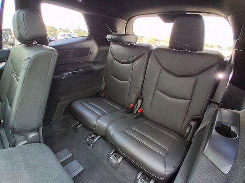 Used 2023 Cadillac XT6 Luxury w/ LPO, Floor Liner Package image 18