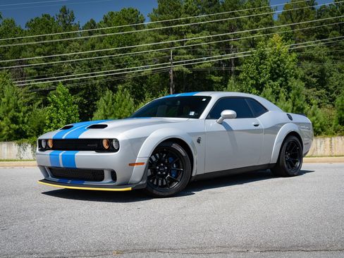 Used 2023 Dodge Challenger SRT Hellcat RWD image 3