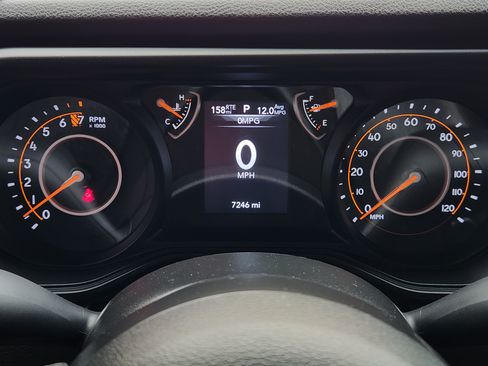 Used 2025 Jeep Gladiator Sport AWD/4WD image 19