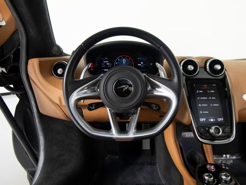 Used 2023 McLaren GT image 15