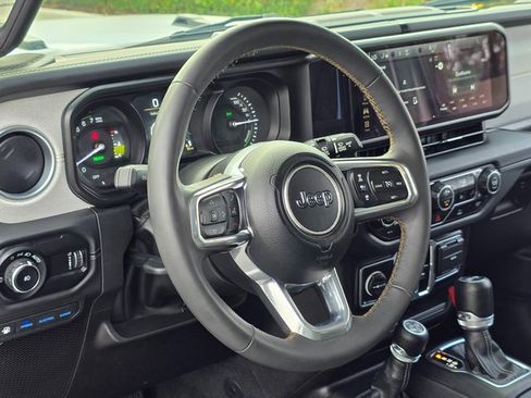 Used 2024 Jeep Wrangler Unlimited Sahara image 15