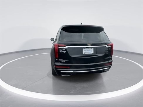 Used 2023 Cadillac XT6 Premium Luxury image 7