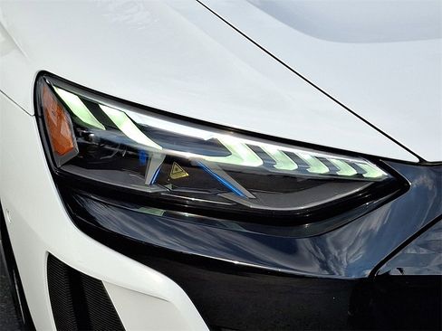 Used 2022 Audi RS e-tron GT w/ Carbon Performance Package image 15