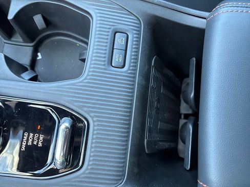 New 2026 Jeep Cherokee Limited image 32