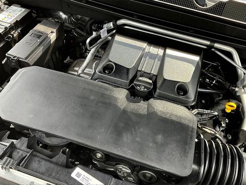 Used 2024 Chevrolet Colorado LT w/ LT Convenience Package II image 35