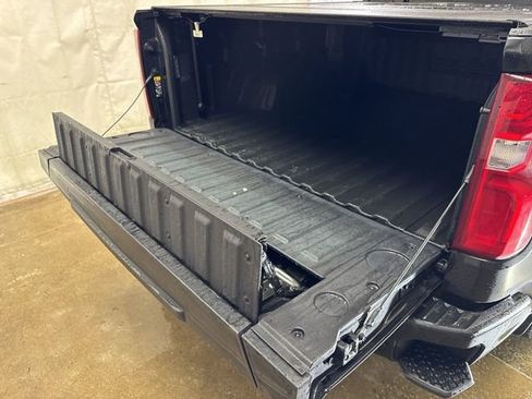 Used 2024 Chevrolet Silverado 1500 High Country w/ Midnight Edition image 27