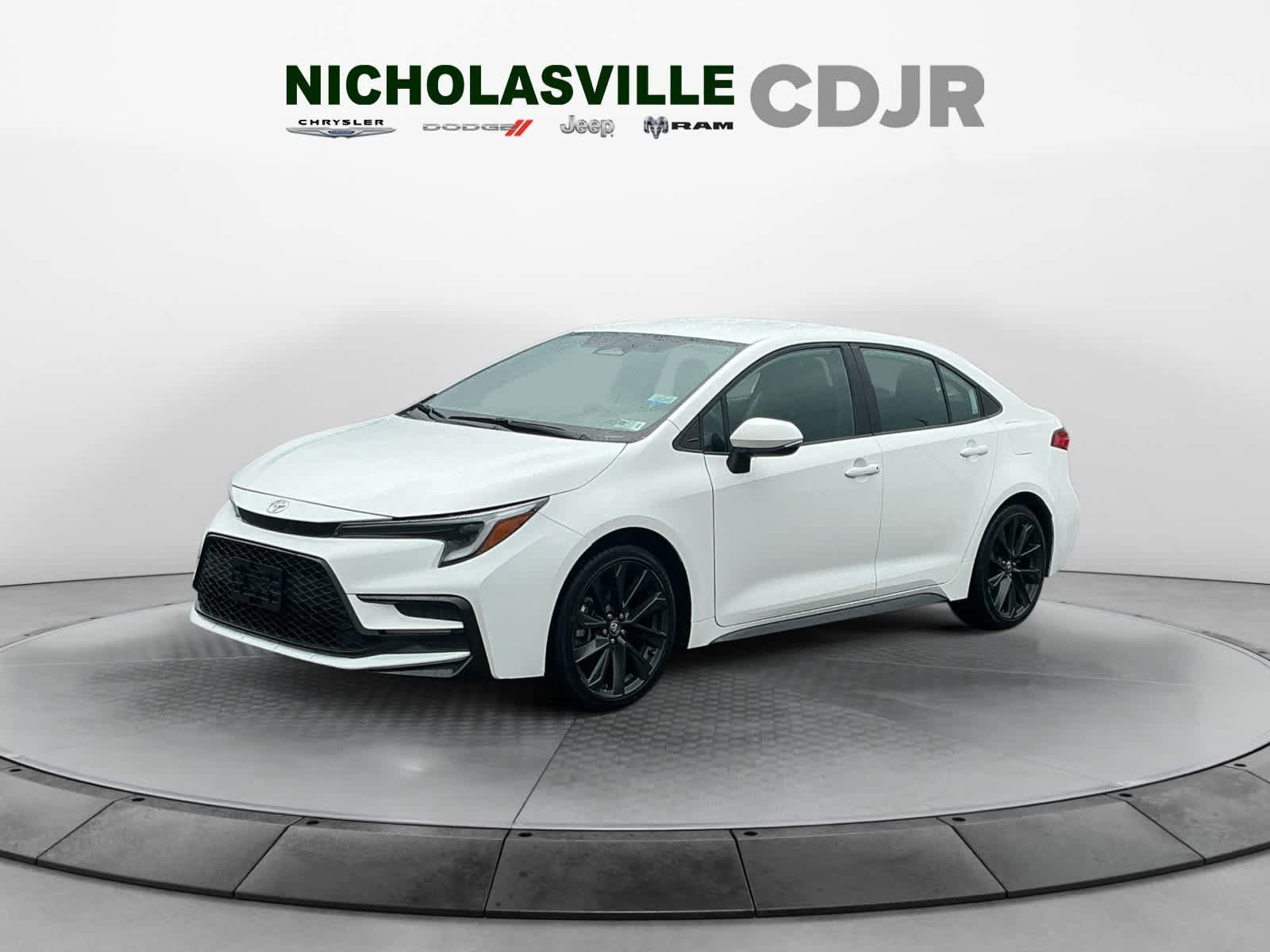Used 2024 Toyota Corolla SE FWD image 1