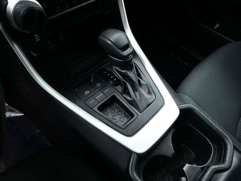 Used 2021 Toyota RAV4 LE w/ Carpet Mat Package (TMS) FWD image 21