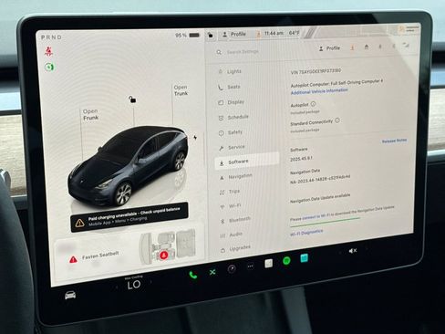 Used 2024 Tesla Model Y Long Range AWD/4WD image 27