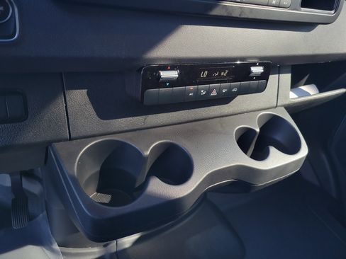 Used 2024 Mercedes-Benz Sprinter 2500 image 25