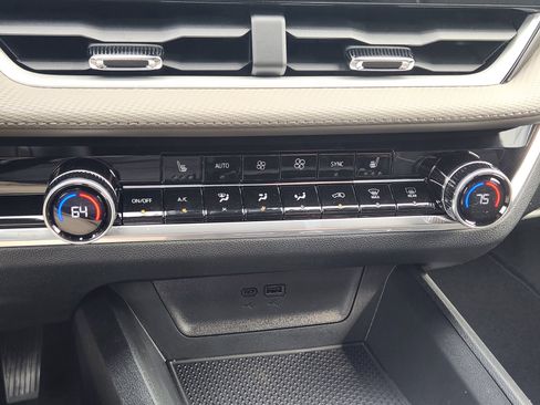 New 2026 Chevrolet Equinox LT w/ Convenience Package II image 16