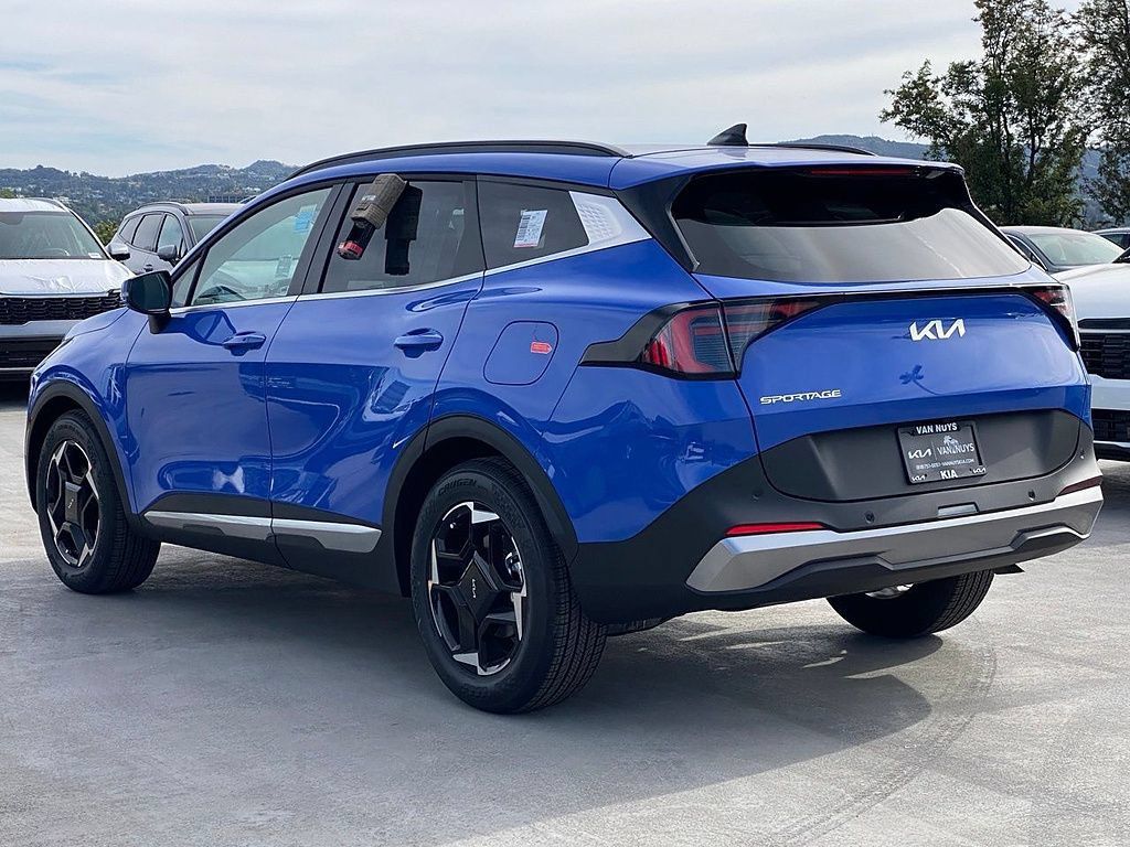 New 2026 Kia Sportage EX w/ EX Panorama Roof Package FWD image 6