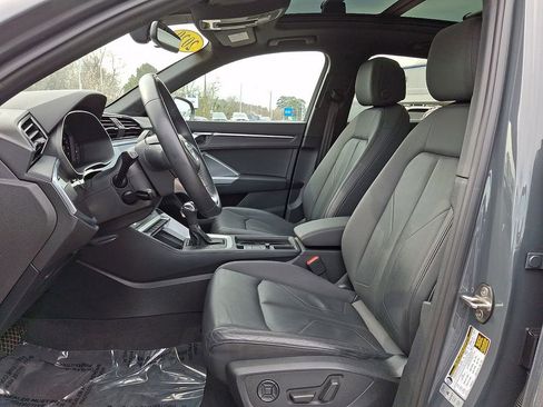 Used 2020 Audi Q3 2.0T Premium image 12