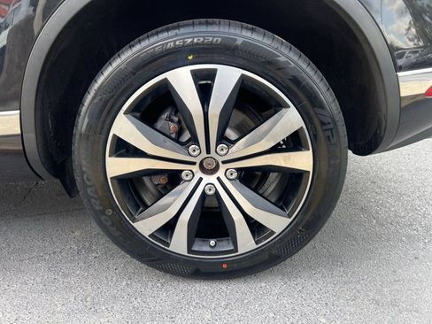 Used 2017 Volkswagen Touareg Wolfsburg Edition AWD/4WD image 21