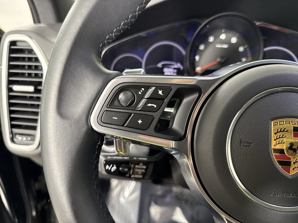 Certified 2023 Porsche Cayenne Platinum Edition AWD/4WD image 38