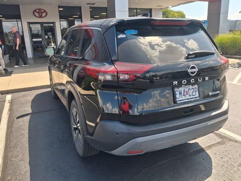 Used 2023 Nissan Rogue SV AWD/4WD image 3