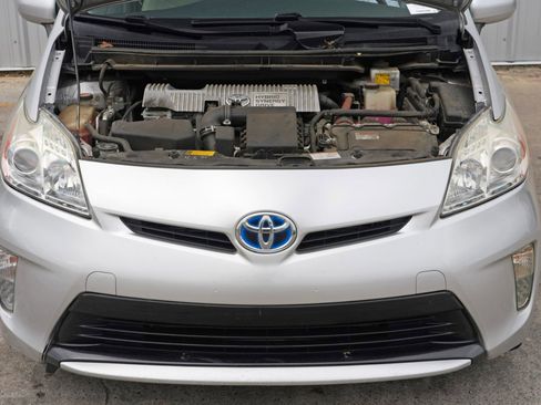 Used 2015 Toyota Prius Two image 7