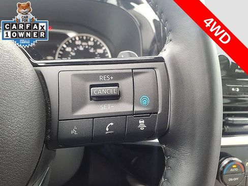 Used 2023 Nissan Pathfinder SL AWD/4WD image 28