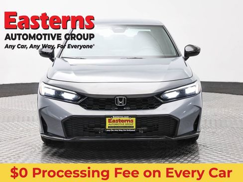 Used 2025 Honda Civic Sport image 2
