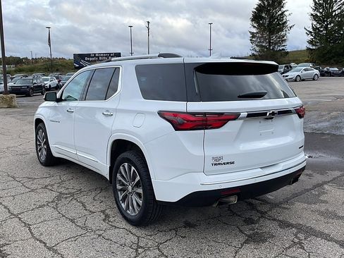 Used 2023 Chevrolet Traverse Premier FWD image 6