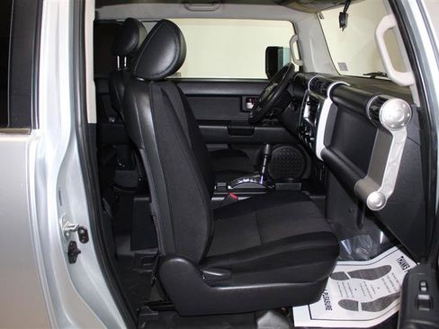 Used 2007 Toyota FJ Cruiser 2WD image 26