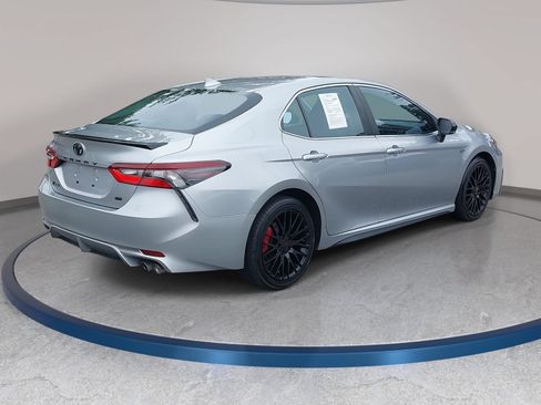 Used 2022 Toyota Camry SE FWD image 5
