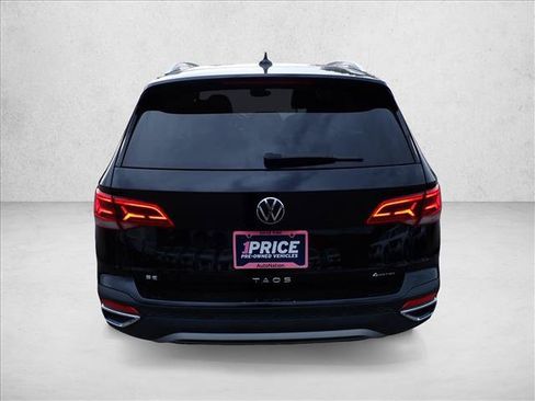 Used 2023 Volkswagen Taos SE w/ Panoramic Sunroof Package AWD/4WD image 3