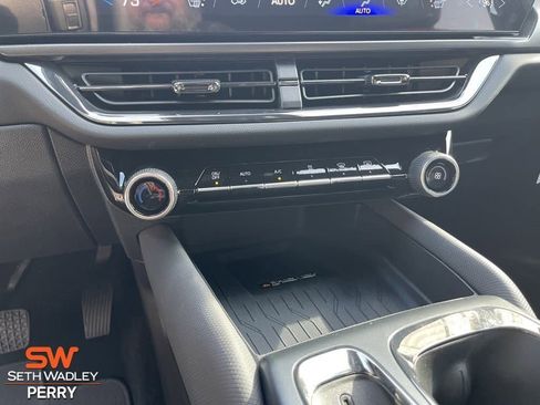 New 2025 Chevrolet Equinox EV RS image 20