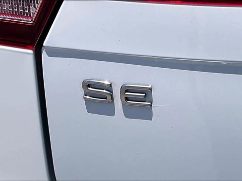 Used 2022 Volkswagen Tiguan SE FWD image 10
