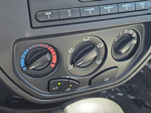 Used 2007 Ford Focus SE image 8