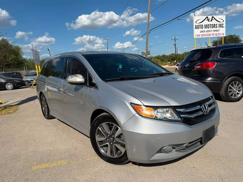Used 2014 Honda Odyssey Touring Elite image 2