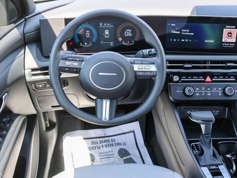 New 2025 Hyundai Santa Cruz SE image 12