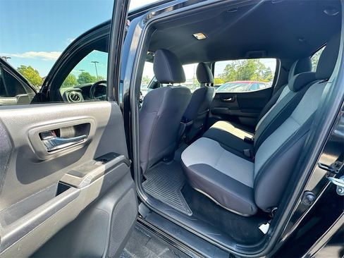 Used 2023 Toyota Tacoma TRD Sport image 17