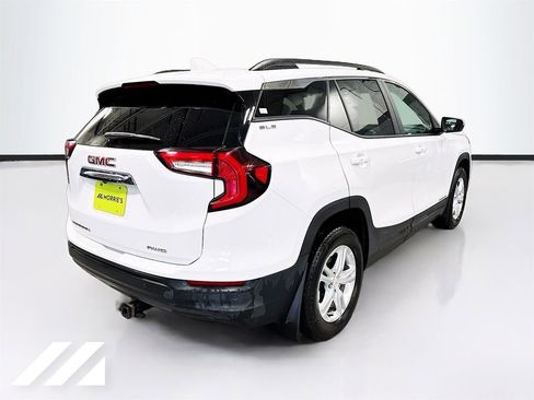 Used 2024 GMC Terrain SLE w/ Driver Convenience Package AWD/4WD image 5
