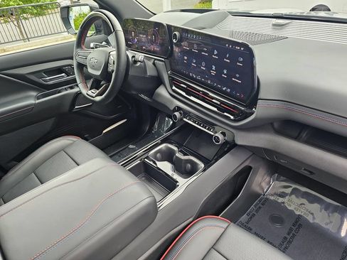 Used 2025 Chevrolet Silverado EV RST AWD/4WD image 10