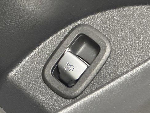 New 2026 Mercedes-Benz GLC 300 image 12