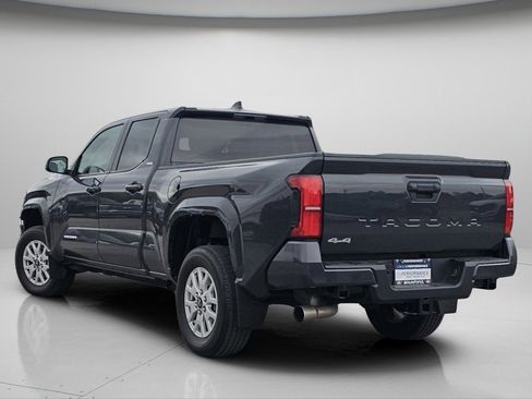 Used 2024 Toyota Tacoma SR5 AWD/4WD image 20