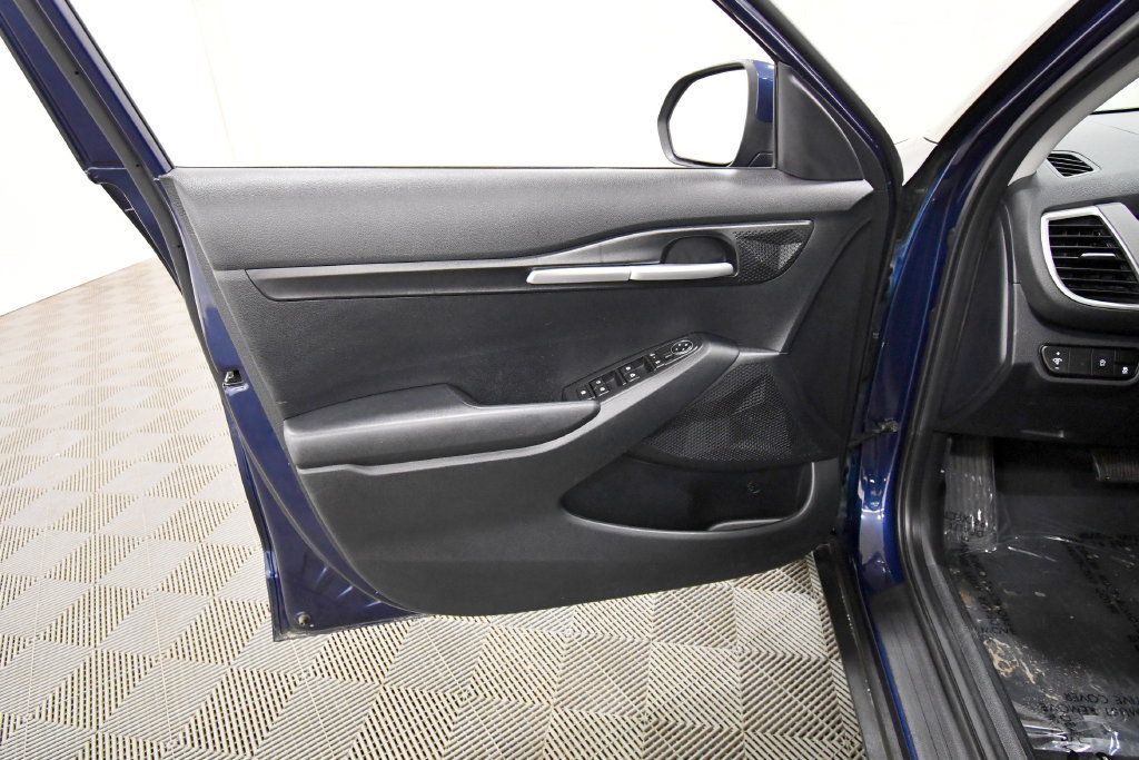 Used 2026 Kia Seltos LX AWD/4WD image 13