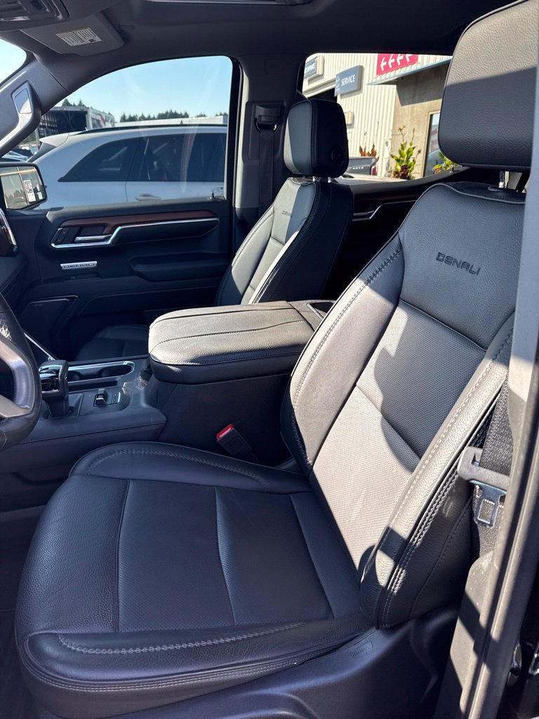 Used 2023 GMC Sierra 1500 Denali w/ Denali Reserve Package AWD/4WD image 10