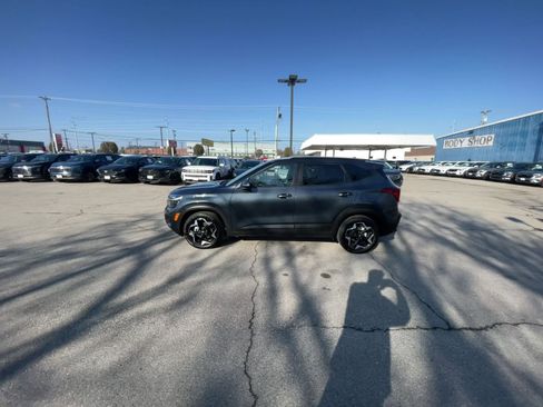 Used 2025 Kia Seltos S image 16
